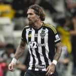 Os números dos possíveis substitutos de Lyanco na zaga do Atlético