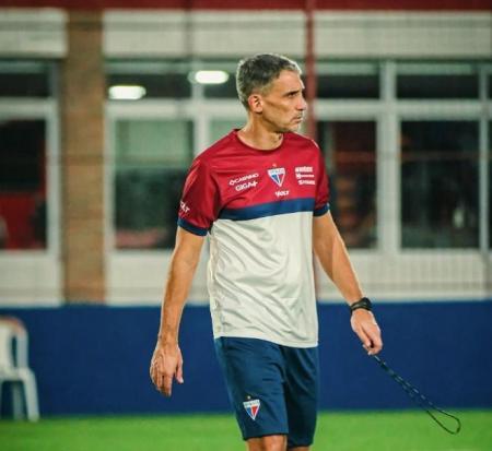Santos mostra otimismo por Vojvoda, ex-Fortaleza