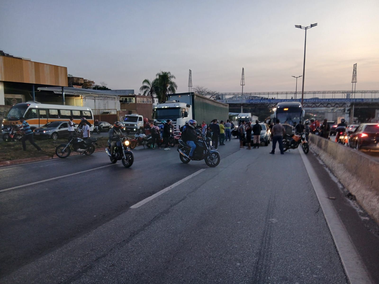 Motociclista morre em acidente grave no Anel Rodoviário de Belo Horizonte