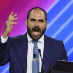 Moraes dá 15 dias para Eduardo Bolsonaro responder denúncia apresentada pela PGR