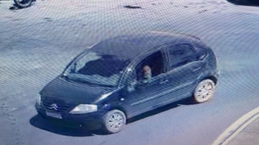 Imagens de um fugitivo em um Citroën C3 preto