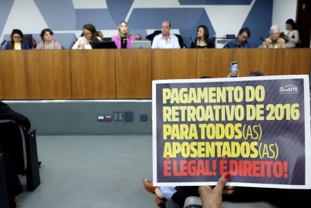 Comissão de Educação, Ciência e Tecnologia cobrou do governo estadual o pagamento retroativo do reajuste do piso salarial