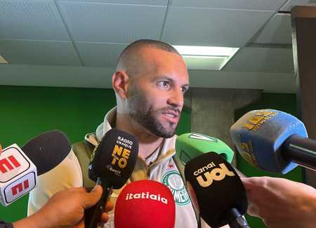Weverton disputará posição com Carlos Miguel no Palmeiras