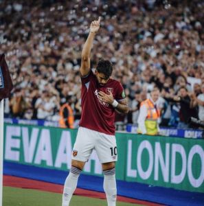 Paquetá comemora gol marcado contra o Chelsea, nesta sexta (22)