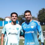 Cruzeiro renova contratos de volante e goleiro; saiba detalhes