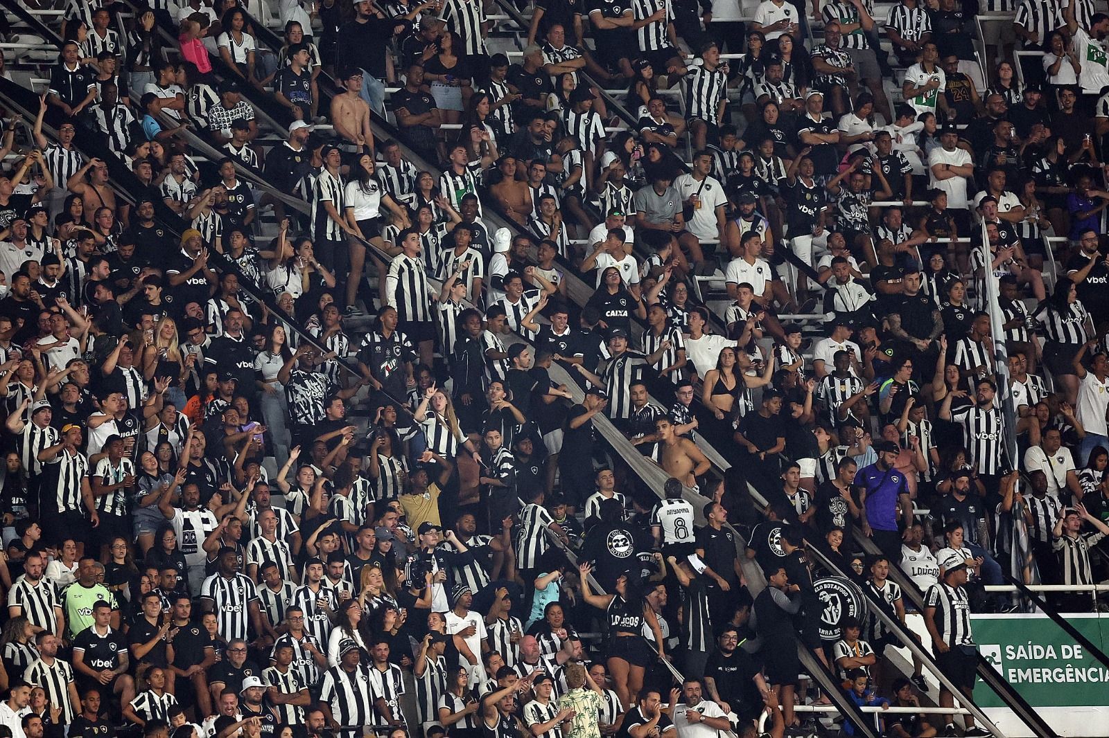 Copa do Brasil: sócios do Botafogo esgotam ingressos para primeiro jogo contra o Vasco