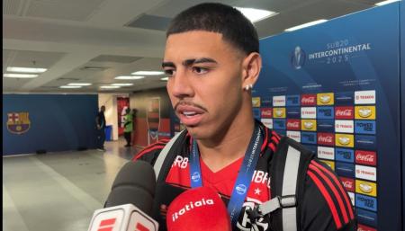 Iago, capitão e zagueiro do Flamengo, após título da Copa Intercontinental Sub-20