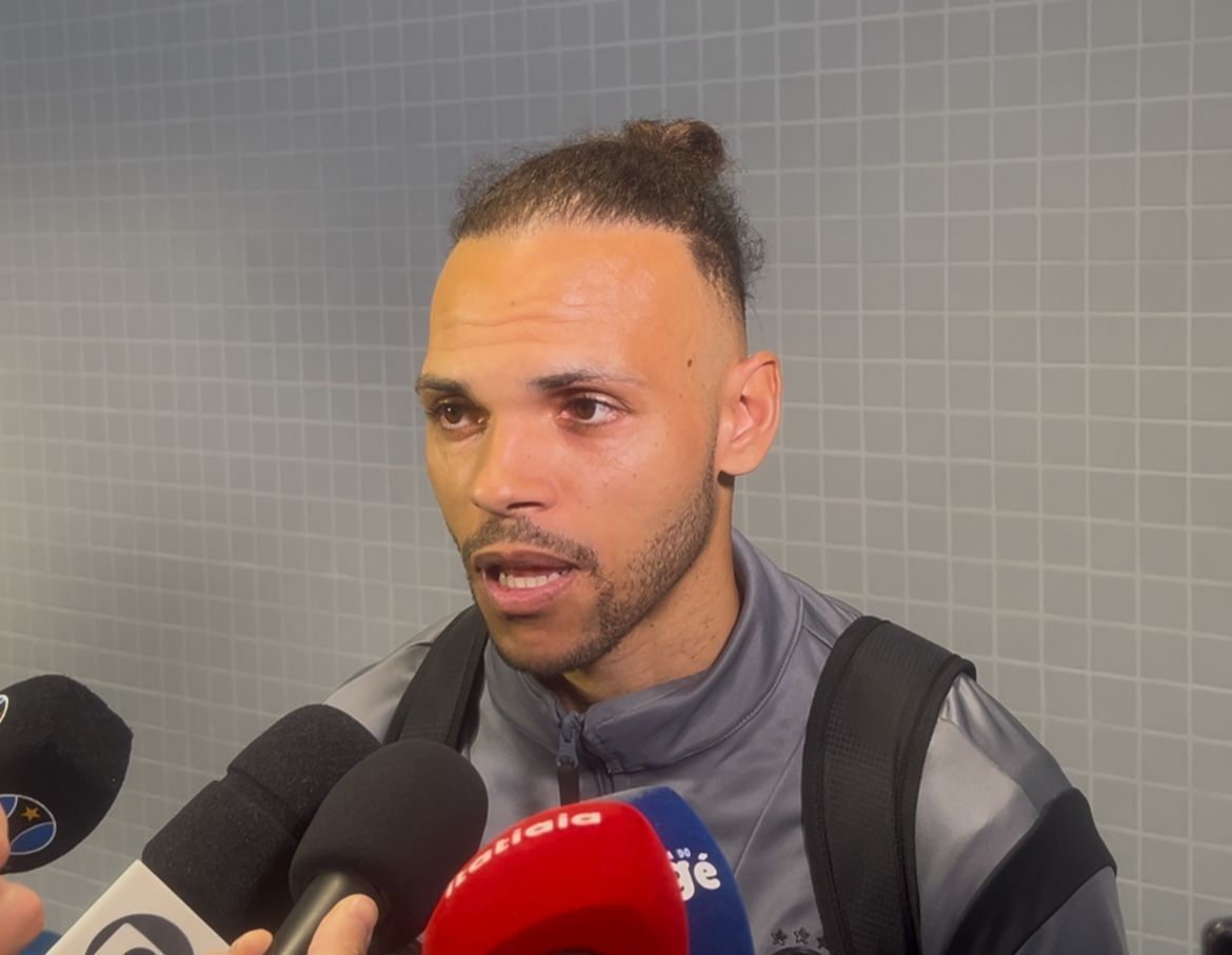 Braithwaite é direto sobre vaias da torcida do Grêmio e admite mau momento