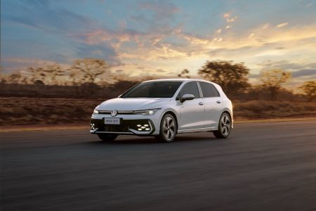 VW Golf GTI 2026 chega ao mercado em setembro