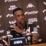 Robert Renan é apresentado no Vasco, revela influência de Diniz e abre o jogo sobre estreia