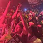 Torcedores do Atlético vão à Cidade do Galo em apoio ao time na véspera do clássico