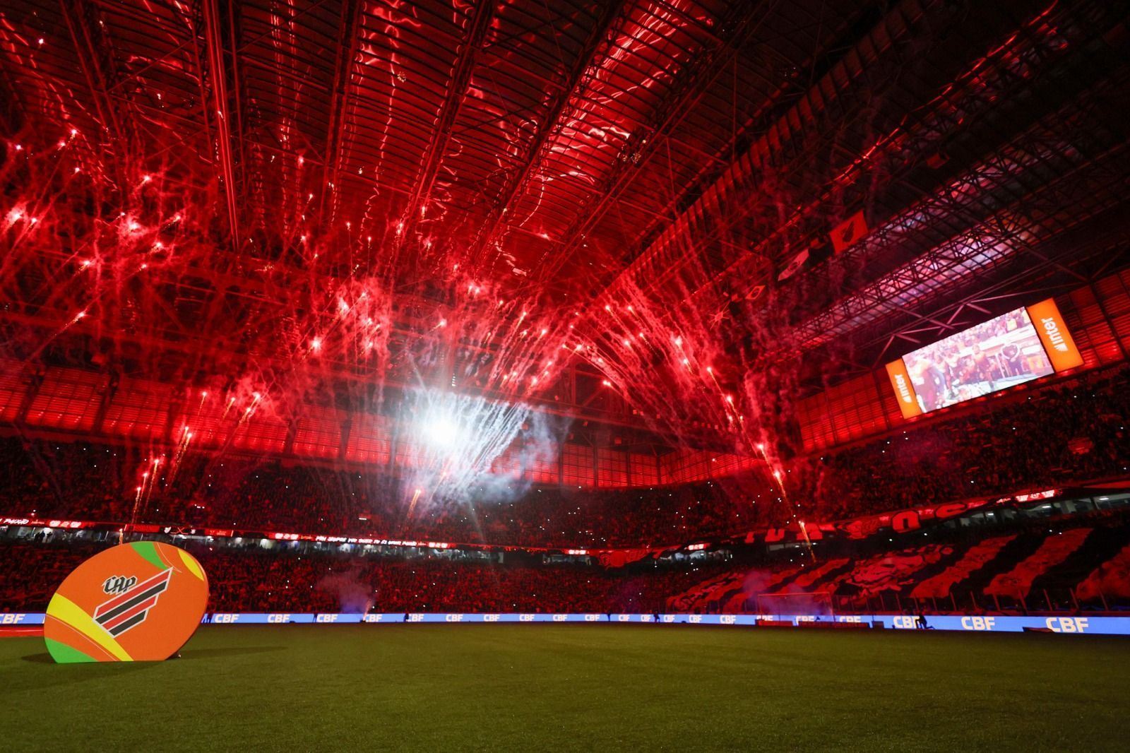 Público de Athletico-PR x Corinthians foi o recorde da Arena da Baixada? Veja lista