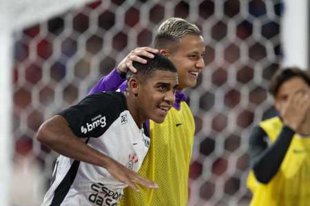 Gui Negão fez o gol da vitória do Corinthians sobre o Athletico-PR
