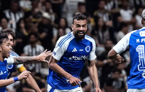 Fabrício Bruno durante a vitória do Cruzeiro sobre o Atlético na Arena MRV