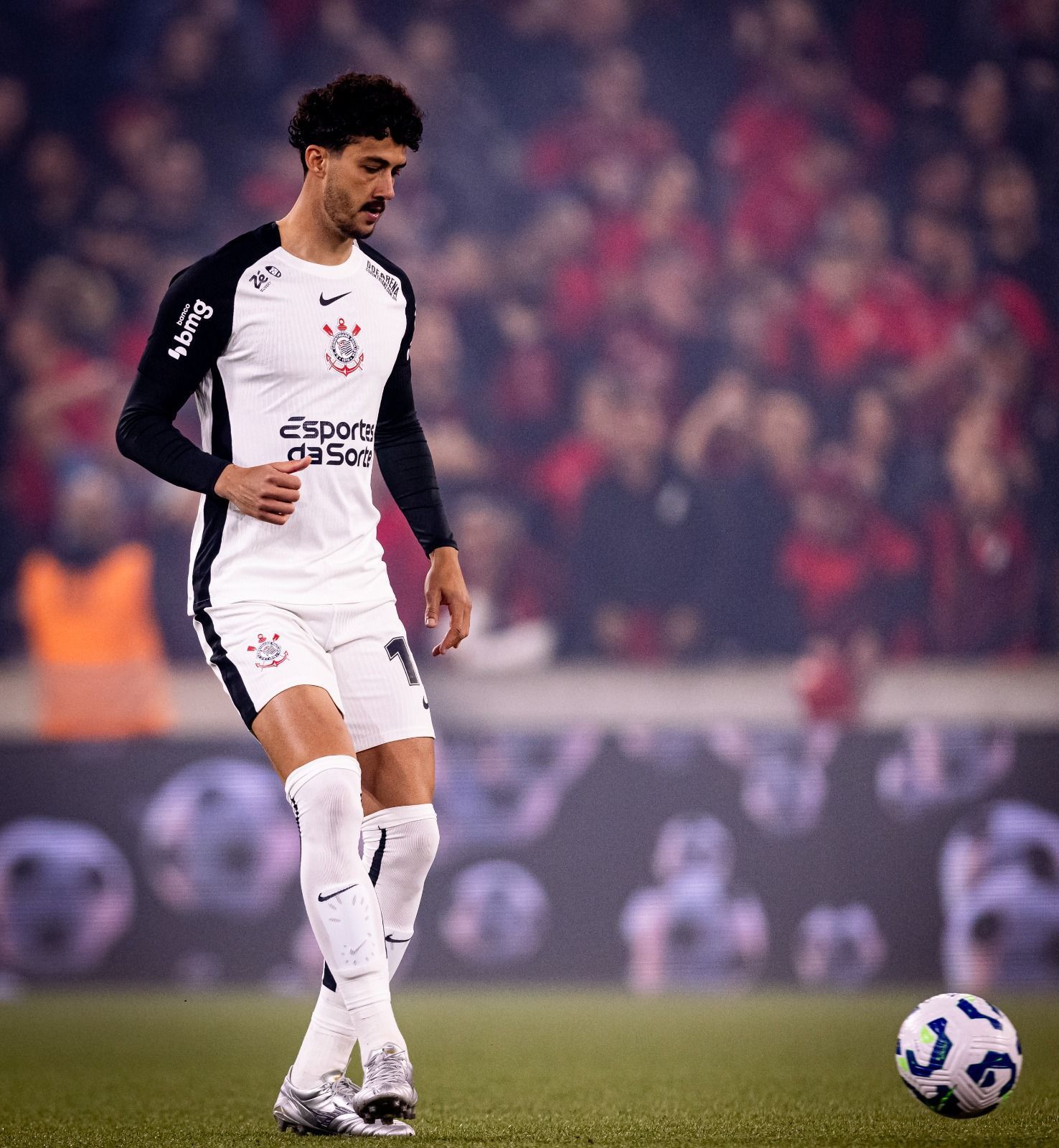 Corinthians renova contrato de Gustavo Henrique; veja detalhes