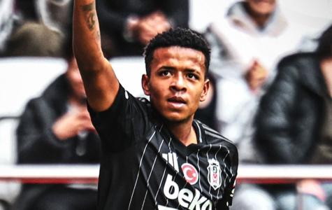 Keny Arroyo durante jogo pelo Besiktas-TUR