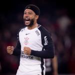 Memphis Depay, do Corinthians, brinca com torcedor do Athletico-PR: 'Sou o pai dele'