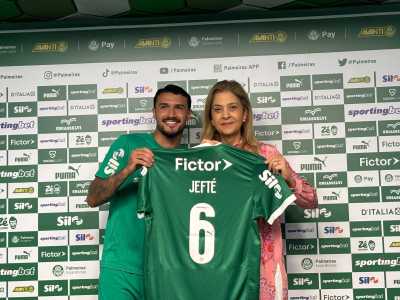 Jefté foi apresentado ao lado de Leila Pereira, presidente do Palmeiras