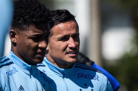 Edu durante treino pelo Cruzeiro em 2022