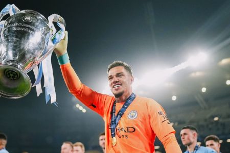Ederson deixa Manchester City após conquistar 14 títulos em oito temporadas