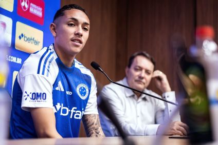 Kauã Moraes durante apresentação como novo reforço do Cruzeiro