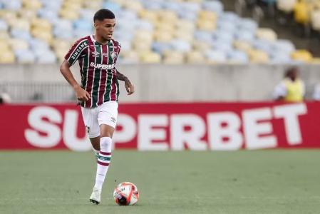 Riquelme é um os destaques das categorias de base do Fluminense