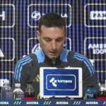 Emoção dupla: Scaloni e jornalista vão às lágrimas ao falar sobre 'despedida' de Messi