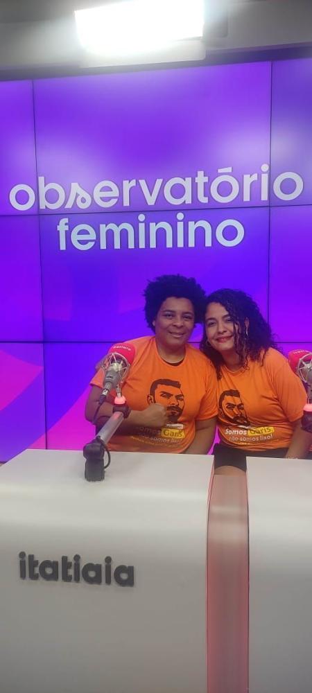 Em podcast, a esposa do gari Laudemir Fernandes reflete o luto e a violência contra o marido
