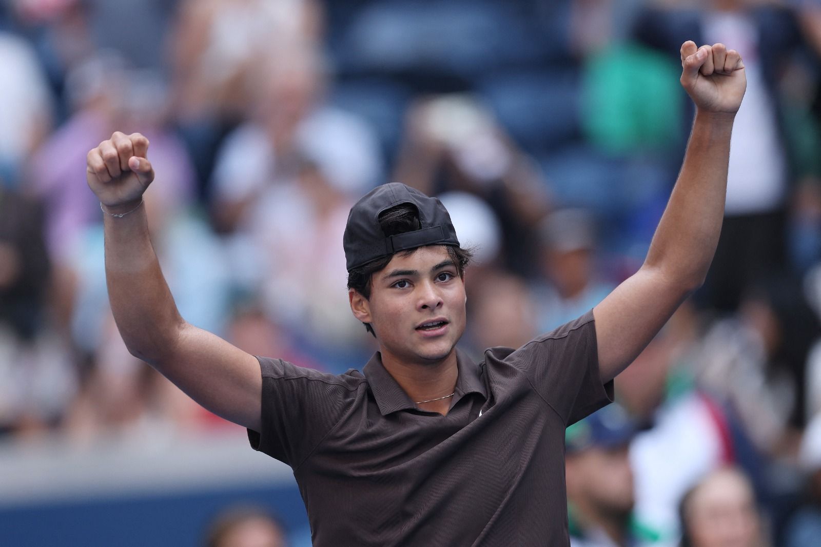 Brasileiro faz história, elimina britânico e vai às semis do US Open juvenil