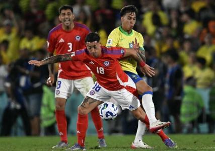 Kaio Jorge em ação na partida entre Brasil e Chile, pelas Eliminatórias Sul-Americanas