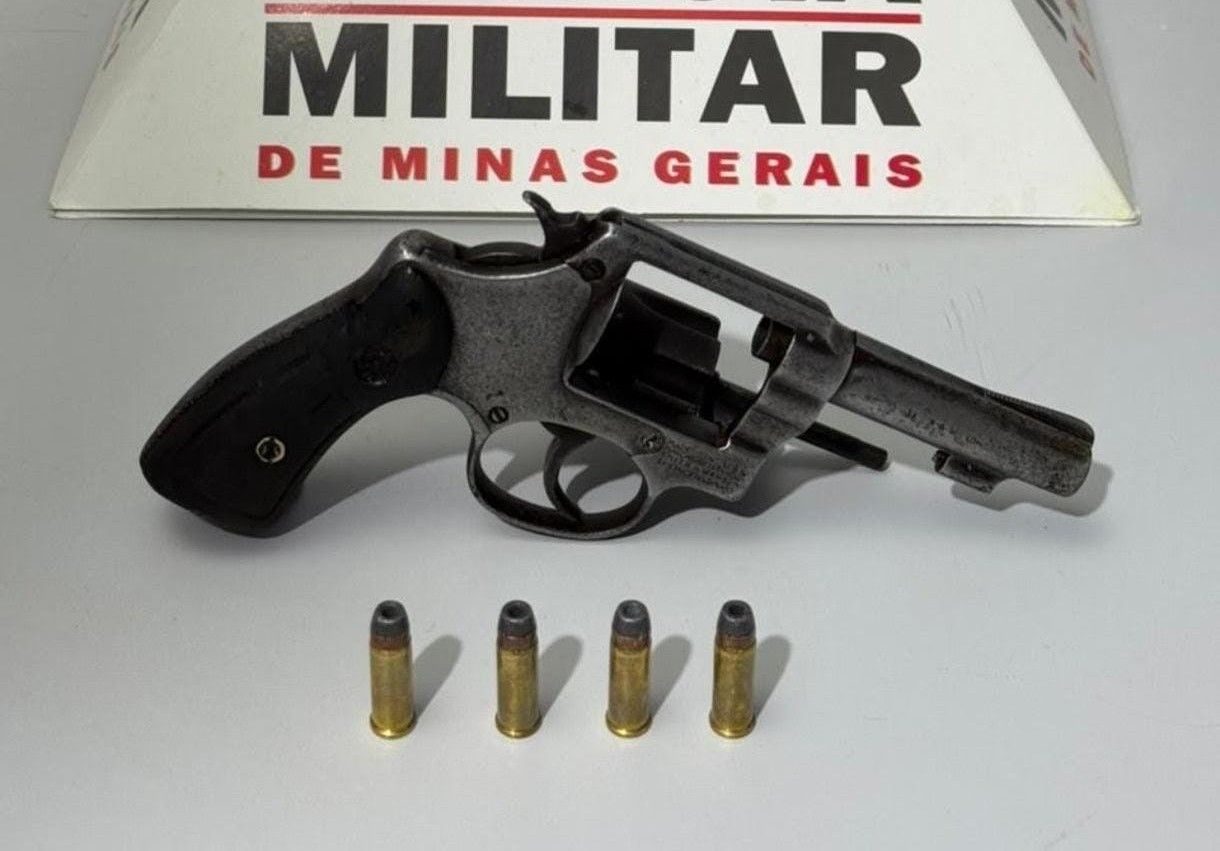 Homem cumprindo prisão domiciliar é encontrado com arma fogo em Ipatinga