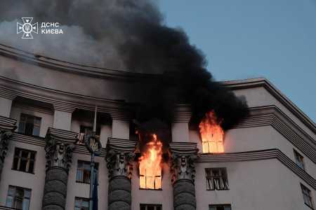 Sede do governo da Ucrânia foi danificada durante ataques com drones e mísseis russos