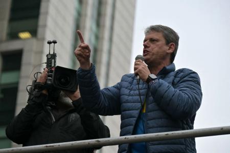 Ato pela anistia e contra Moraes na Avenida Paulista reúne Zema, Tarcísio (foto) e Michelle