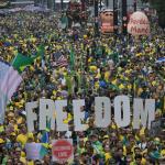 Ato pela anistia e contra Moraes na Avenida Paulista reúne Zema, Tarcísio e Michelle