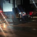 Mulher morre após carro bater em poste e pegar fogo em BH