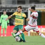Cuiabá vence o CRB e diminui distância para o G4 da Série B