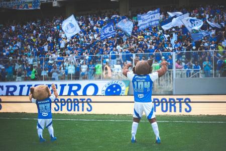 Torcida do Cruzeiro no Independência em jogo contra o Corinthians no Campeonato Brasileiro Feminino