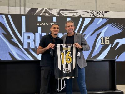 Zagueiro Ruan foi apresentado como jogador do Atlético na Arena MRV