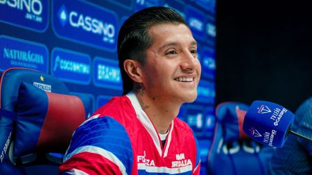 Yeison Guzmán durante coletiva de apresentação no Fortaleza