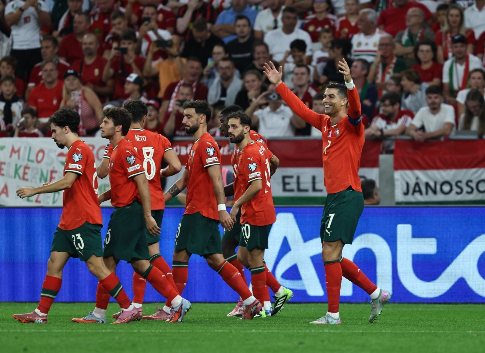Cristiano Ronaldo marca, e Portugal vence a Hungria pelas Eliminatórias