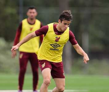 Dudu Kogitzki pode aparecer no time titular do Athletico-PR