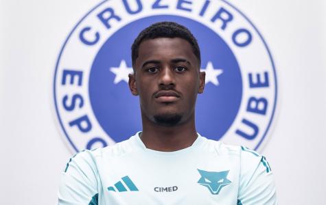 Zagueiro Bruno Alves renovou contrato com o Cruzeiro