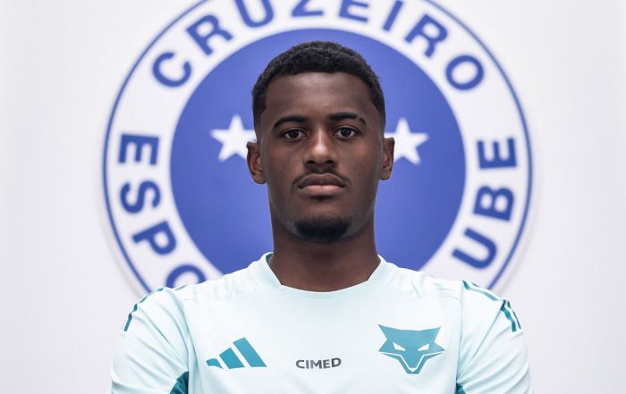 Zagueiro Bruno Alves renovou contrato com o Cruzeiro