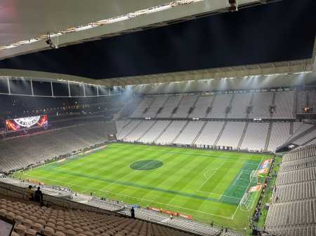 Gramado da Neo Química Arena antes do duelo entre Corinthians x Athletico-PR