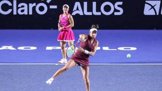 Laura Pigossi e Ingrid Martins em ação no SP Open