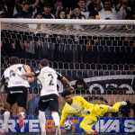 Hugo Souza ultrapassa Dida em pênaltis defendidos pelo Corinthians; veja ranking
