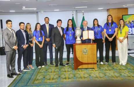 Presidente Lula se reúne com atletas da Seleção Brasileira Feminina