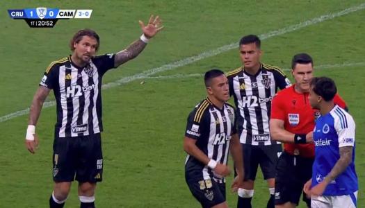 Lyanco discute com Kaio Jorge no clássico entre Cruzeiro x Atlético