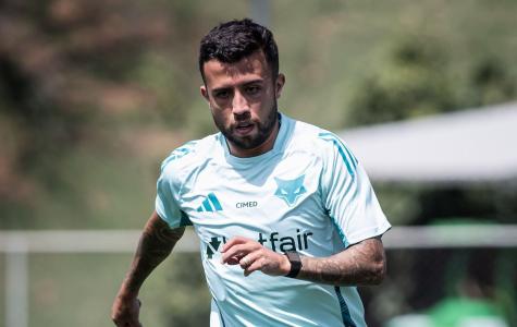 Matheus Henrique durante treino do Cruzeiro