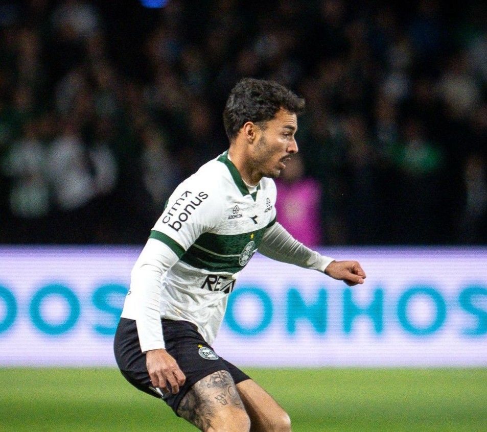 Executivo do Goiás dispara contra Zeca, do Coritiba: 'Vou estragar a carreira dele'